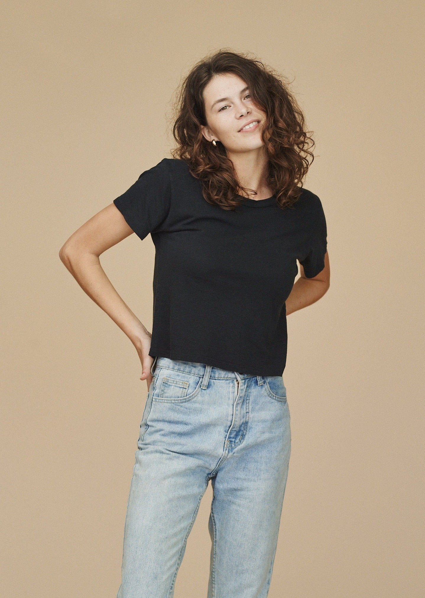 Cropped Ojai Tee | Jungmaven Hemp Clothing & Accessories / model_desc: Sydney is 5’7” wearing XS