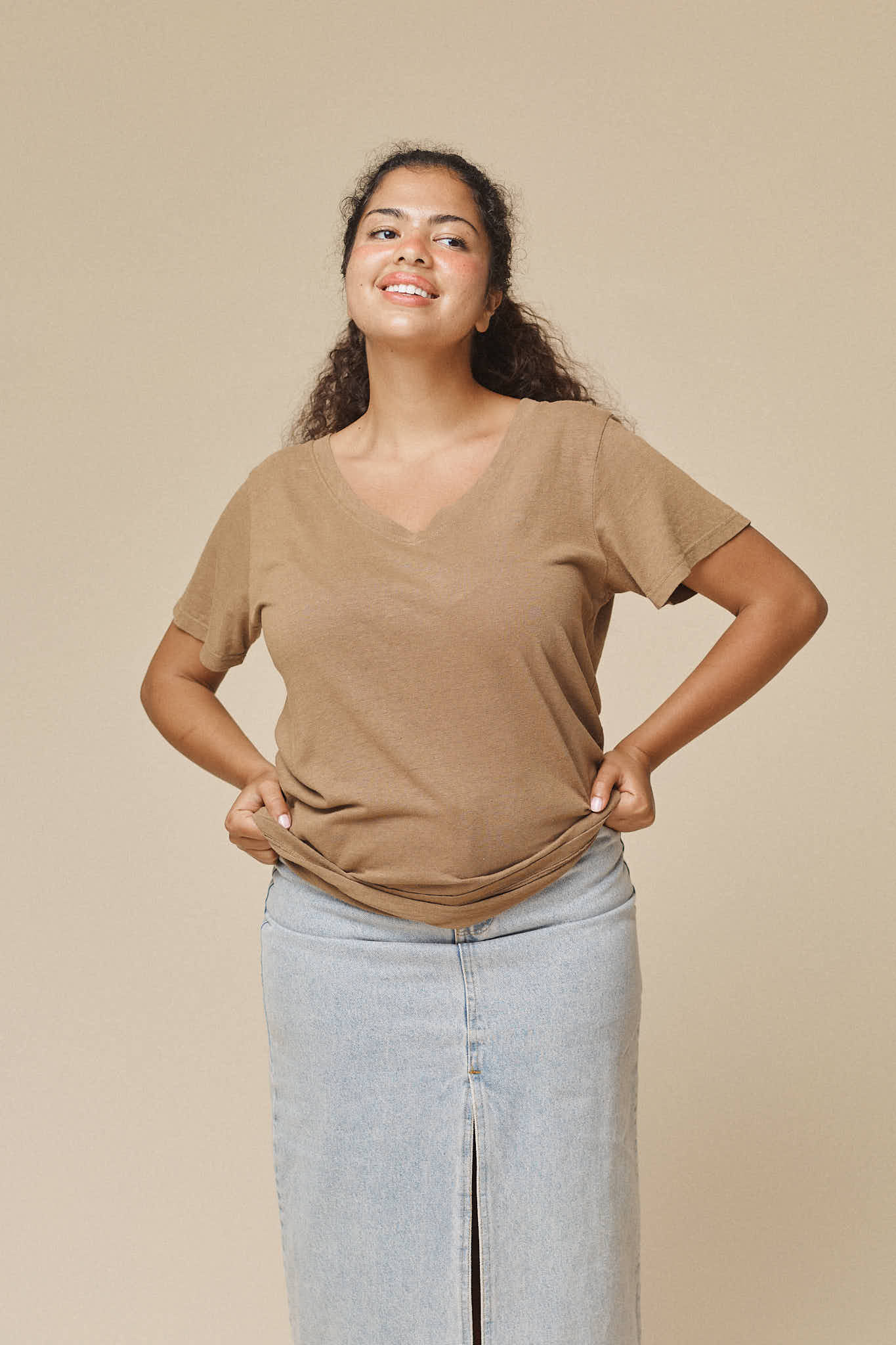 Paige V-neck | Jungmaven Hemp Clothing & Accessories / model_desc: Nikki is 5’2” wearing M